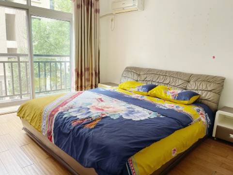 房东小姐姐图图爱公寓(章江北大道分店)