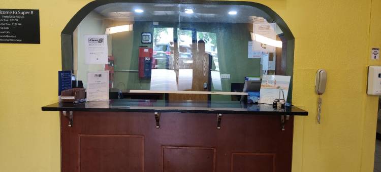 尚佩恩温德姆速8酒店(Super 8 by Wyndham Champaign)图片