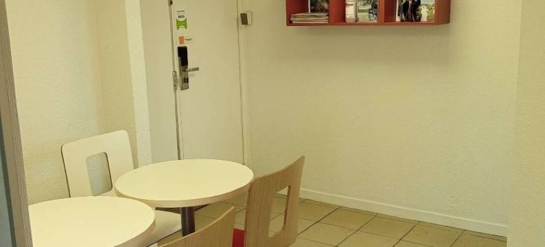 圣布里斯苏福雷普瑞米尔经典酒店(Premiere Classe Saint Brice Sous Foret)图片