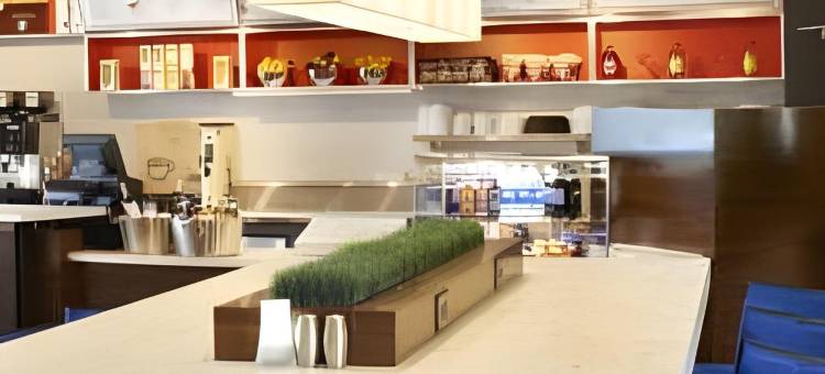 底特律-迪尔伯恩万怡酒店(Courtyard Detroit Dearborn)图片