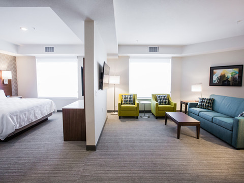 卡尔加里南假日酒店及套房-会议中心