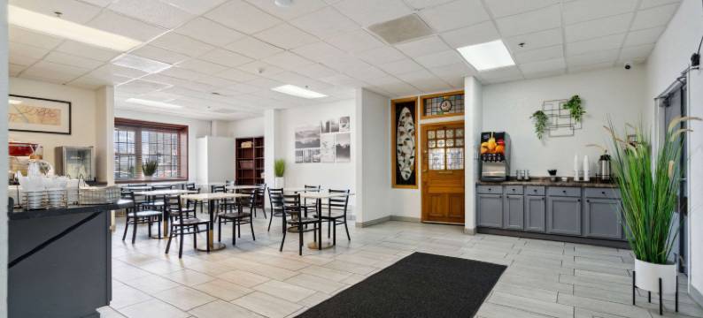 伊克诺套房旅馆(Econo Lodge Inn & Suites)图片