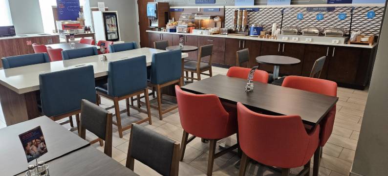 智选假日套房酒店辛辛那提- 布鲁艾施(Holiday Inn Express & Suites CINCINNATI-BLUE ASH by IHG)图片