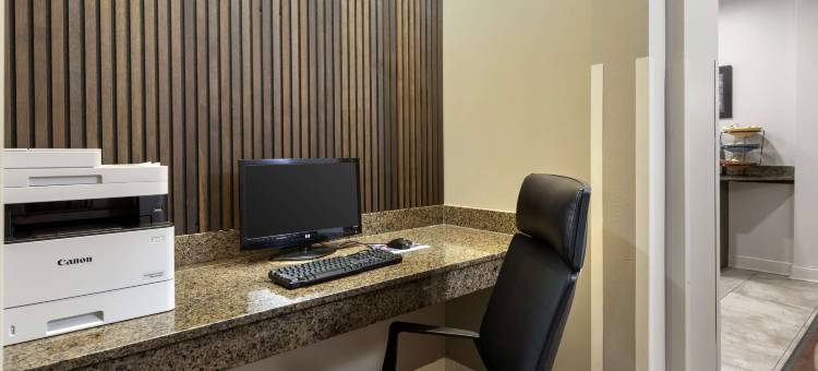 艾伯特利I-90/I-35贝斯特韦斯特优质酒店(Best Western Plus Albert Lea I-90/I-35 Hotel)图片