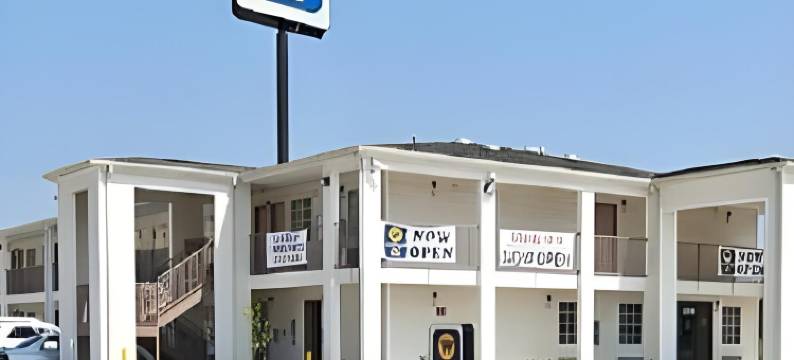 卡罗姆酒店 丹纳姆斯普林斯-巴吞鲁日(Carom Inn Denham Springs-BatonRouge)图片