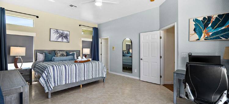 Luxury Courtyard Home w/ Heated Pool/Spa & In-law Suite, 2 Min Walk to Beach!图片