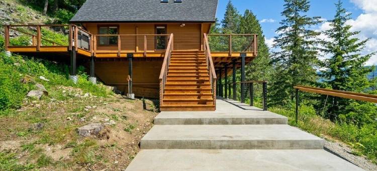 潘德奥雷湖畔设有游戏室的豪华木屋-全新翻修！(Luxury Waterfront Cabin on Lake Pend Oreille with Game Room - Fully Remodeled!)图片