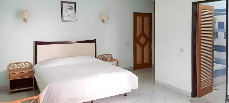 红多兹Plus酒店-近安耶尔图古梅库苏尔(RedDoorz Plus Near Tugu Mercusuar Anyer)图片