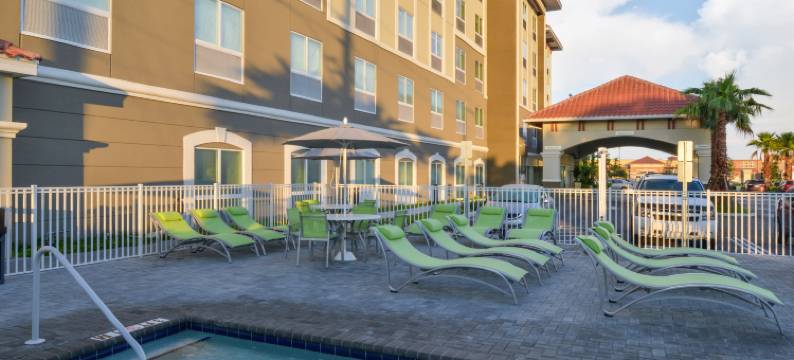 洲际智选假日套房酒店圣彼得堡-马德拉海滩(Holiday Inn Express & Suites ST. PETERSBURG - MADEIRA BEACH by IHG)图片