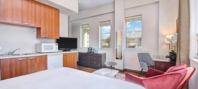 多伦多北约克威洛戴尔酒店(The Willowdale Hotel Toronto North York)图片