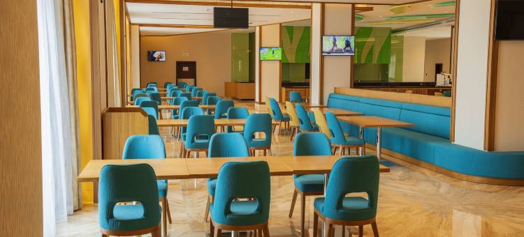 郁金香马詹酒店及套房塞拉莱(Tulip Inn Majan Hotel)图片