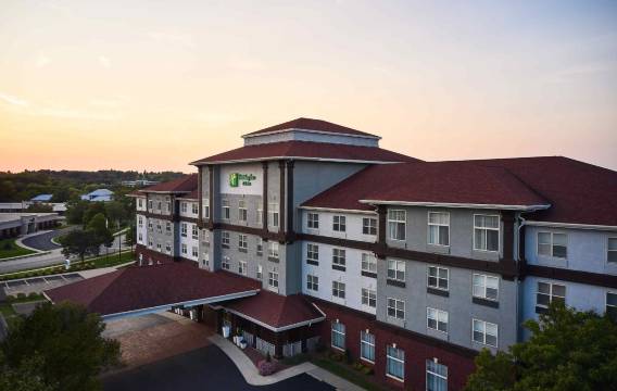 Holiday Inn & Suites 麦迪逊西(Holiday Inn & Suites MADISON WEST - MIDDLETON by IHG)