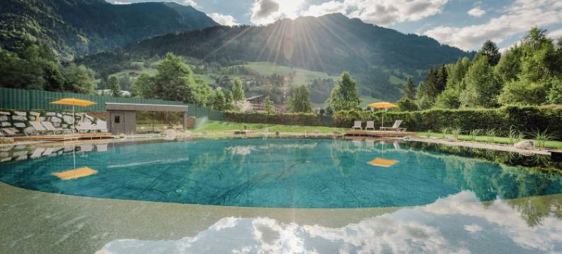 诺丽卡酒店温泉(Hotel Norica - Thermenhotels Gastein Mit Dem Bademantel Direkt in Die Therme)图片