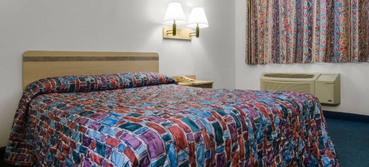 威斯康星巴拉布 - 德尔顿湖 6 号汽车旅馆(Motel 6 Baraboo, WI - Lake Delton)图片