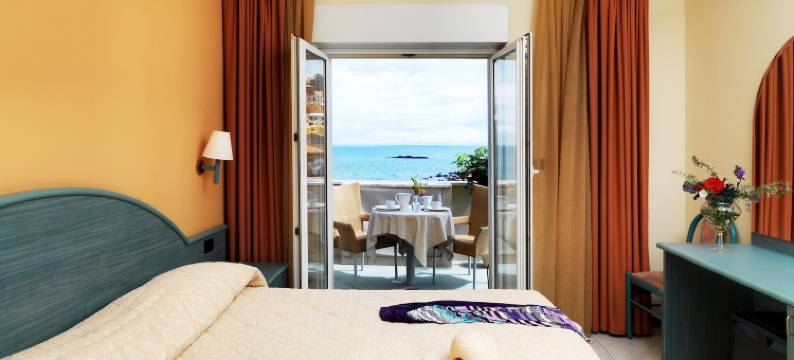 里维埃拉富佛餐厅酒店(Hotel & Spa Riviera Castelsardo)图片