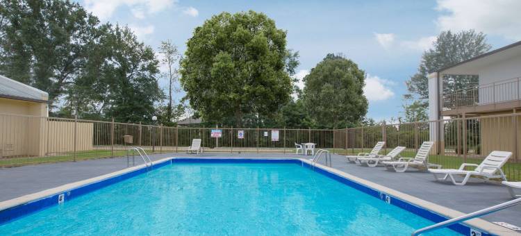 布林克利速8酒店(Super 8 by Wyndham Brinkley)图片