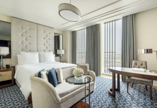 Four Seasons Hotel Abu Dhabi at Al Maryah Island Hotel Overview