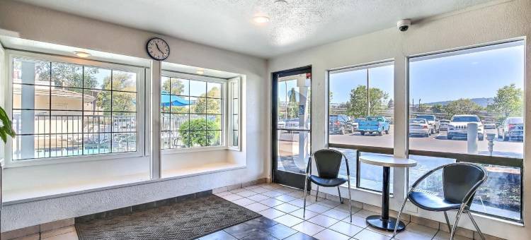 艾姆巴克德拉奥克兰6号汽车旅馆(Oakland, CA - Embarcadero)图片