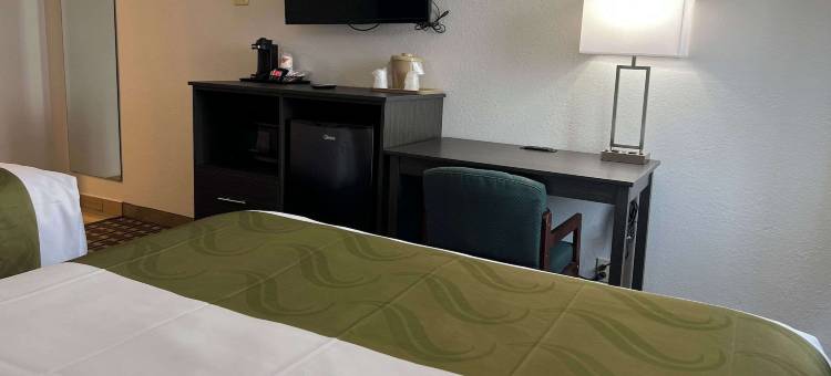 路易斯维尔东品质套房酒店(Quality Inn & Suites Louisville East)图片