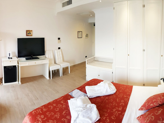 卡斯特甘多夫酒店