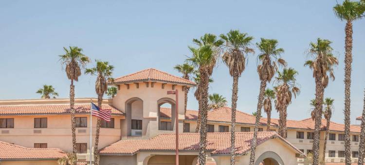 巴斯托华美达酒店(Ramada by Wyndham Barstow)图片