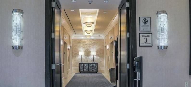 在The Signature的带阳台的高级套房(Premium Suite w/Balcony at the Signature)图片
