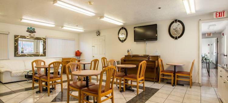 温德姆豪生酒店阿尔伯克基桑迪亚峰老城(Sandia Peak Inn Old Town ABQ, a Howard Johnson by Wyndham)图片