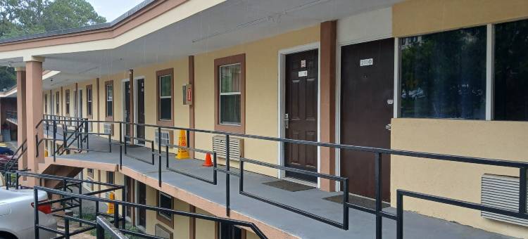 OYO 塔拉哈西市中心酒店汽车旅馆(OYO Hotel Tallahassee Downtown)图片