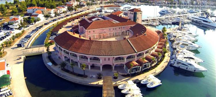 洛哥茨尼卡弗拉帕滨海度假村(Marina Frapa Resort Rogoznica)图片