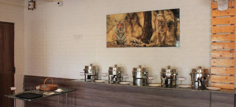 Avadale Tadoba - 不允许单身群体(Avadale Tadoba - Stag Groups Not Allowed)图片