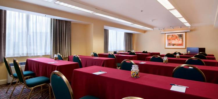 希尔顿福尔斯彻奇Homewood酒店(Homewood Suites by Hilton Falls Church-I-495 @ Rt. 50)图片