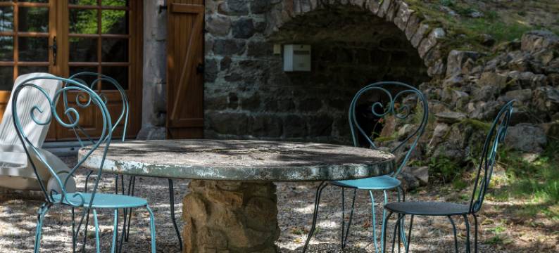 Secluded Stone Villa Retreat图片