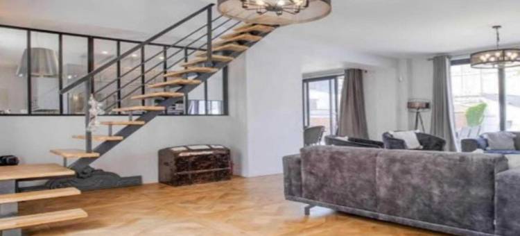 House for 18 people with cinema Place Morny图片