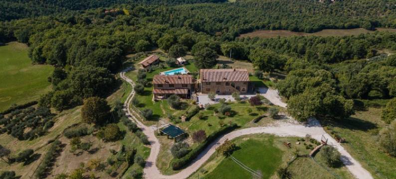 Villa in Umbria with Saltwater Pool图片
