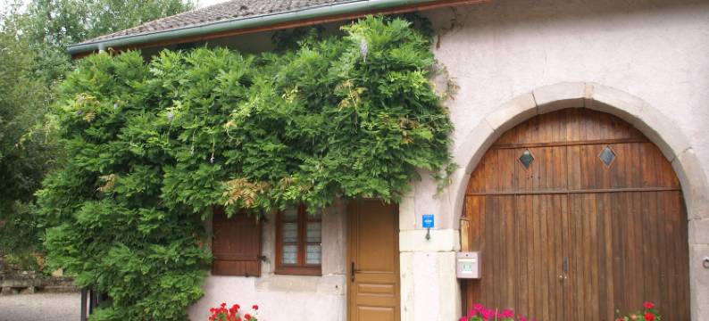 Holiday Home in La Chapelle with Garden图片