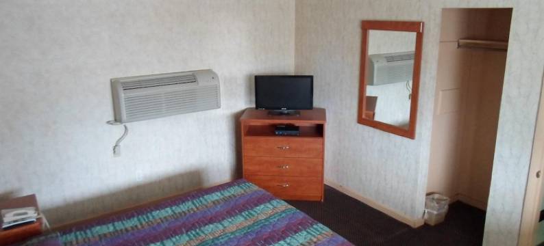 红地毯布鲁克劳恩酒店(Red Carpet Inn Brooklawn)图片