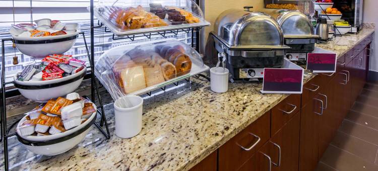 伊利舒适酒店(Comfort Inn & Suites)图片