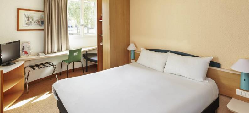 宜必思沙特尔西卢斯酒店(Ibis Chartres Ouest Lucé)图片