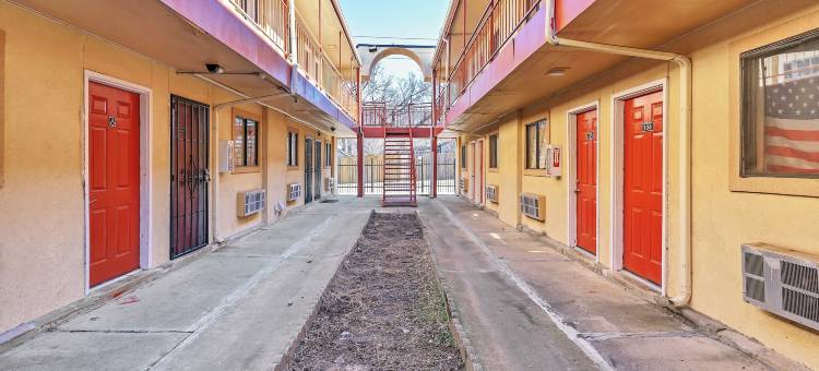 瑞莱克斯大草原城达拉斯I 30汽车旅馆(Relax Motel Grand Prairie Dallas I 30)图片