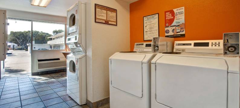 蒙特利北弗里蒙特街6号汽车旅馆(Motel 6 Monterey, CA)图片