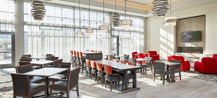 长滩机场欢朋酒店(Hampton Inn Long Beach Airport)图片