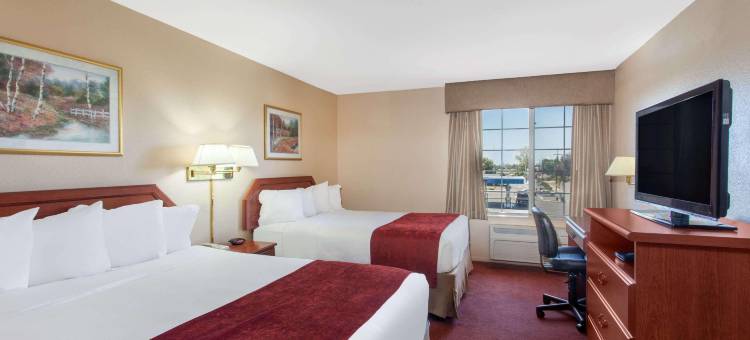 弗雷斯诺西北华美达酒店(Ramada by Wyndham Fresno Northwest)图片