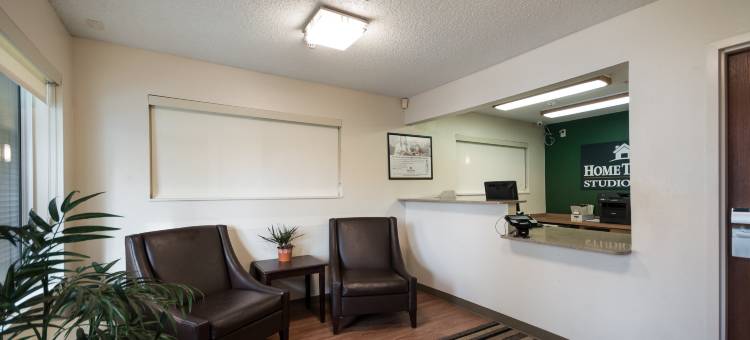 西雅图 - 肯特/迪蒙恩家乡小套房红屋顶酒店(HomeTowne Studios Seattle - Kent/ des Moines)图片