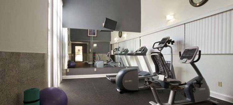 塔斯卡卢萨阿拉巴马大学戴斯套房酒店(Days Inn & Suites by Wyndham Tuscaloosa - Univ. of Alabama)图片