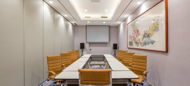 鞍山中心智选假日酒店图片