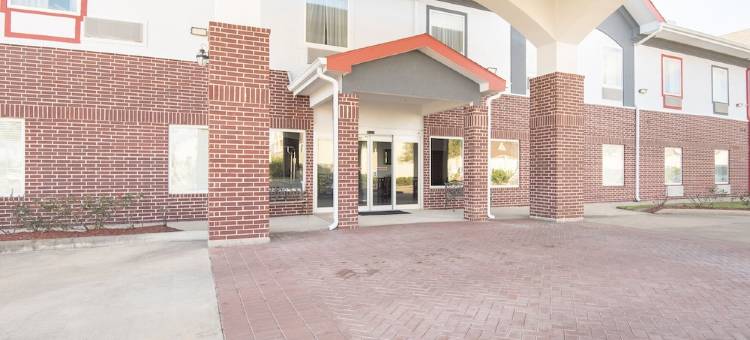 OYO 克卢特杰克逊湖联排别墅(OYO Townhouse Clute Lake Jackson)图片