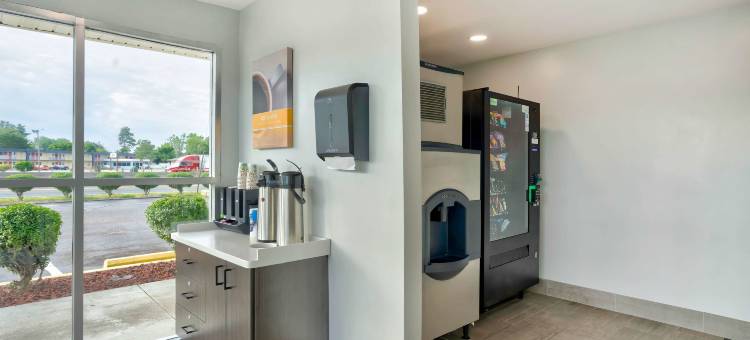 北卡罗莱纳兰伯顿 6 号汽车旅馆(Motel 6 Lumberton, NC)图片