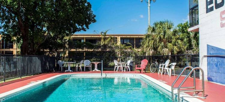 科图拉门斯特套房酒店(Econo Lodge North)图片