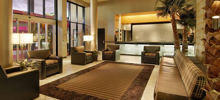 西好莱坞华美达酒店(Ramada Plaza by Wyndham West Hollywood Hotel & Suites)图片