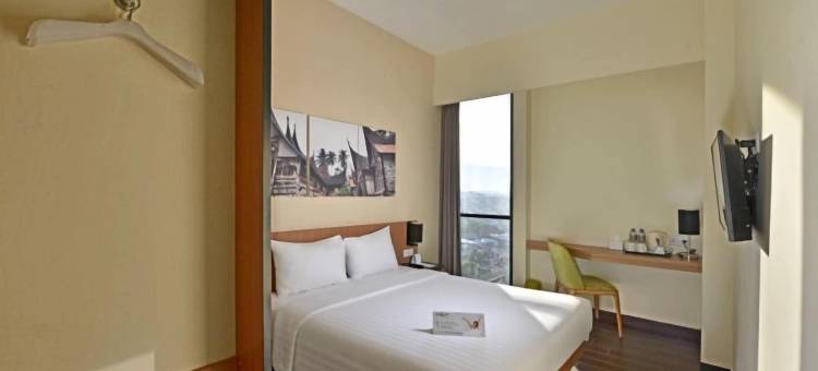 怀兹尊贵酒店酒店-巴东哈蒂布苏莱曼(Whiz Prime Hotel Khatib Sulaiman Padang)图片